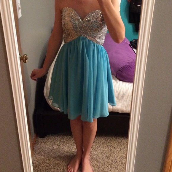 Homecoming Dress - Picture 3 of 4