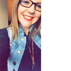 Meet your Posher, Antonia