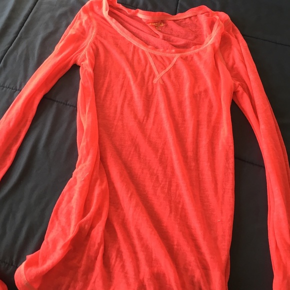 Sleeved hot pink tee