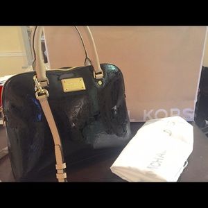 MICHAEL KORS CINDY LARGE DOME SATCHEL