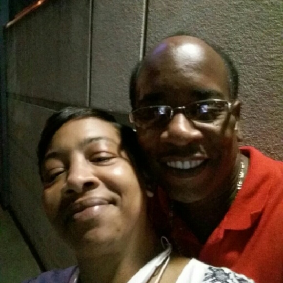 Meet your Posher, Lori - Picture 2 of 2