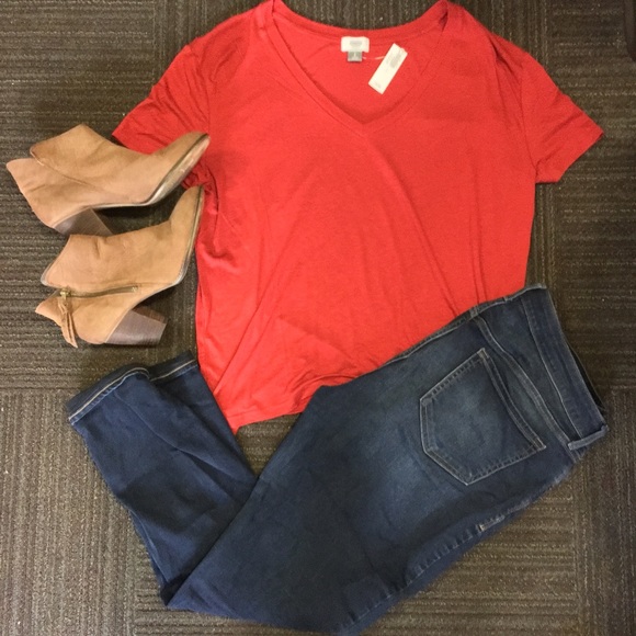 V-Neck Old Navy T-Shirt