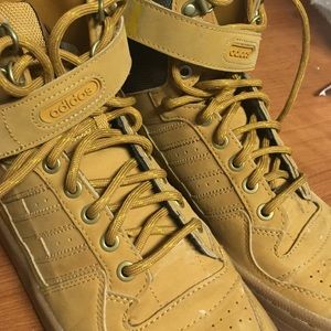 Adidas hi-top sneaker boot