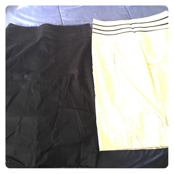 A bundle of 2 H & M pencil skirts