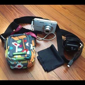 Samsung  Camera 8GB+charger & accesories