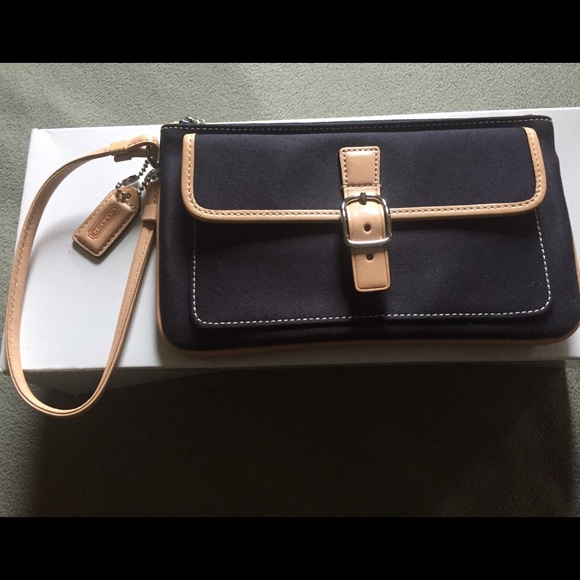 New Authentic Coach Wristlet, corner zip