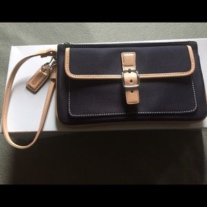 New Authentic Coach Wristlet, corner zip