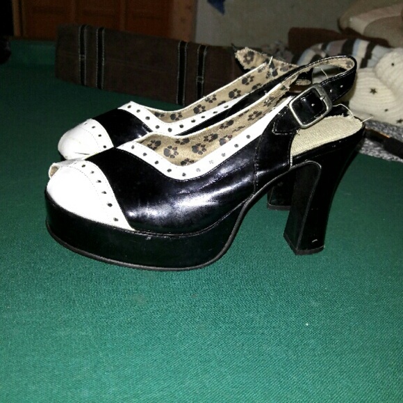 Platform ?? heels - Picture 2 of 2