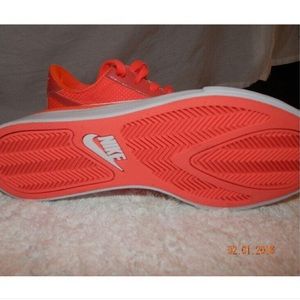 hot pink nike sneakers