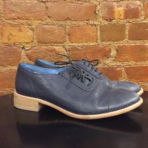 Size 8 Navy Structured Oxford by Gap