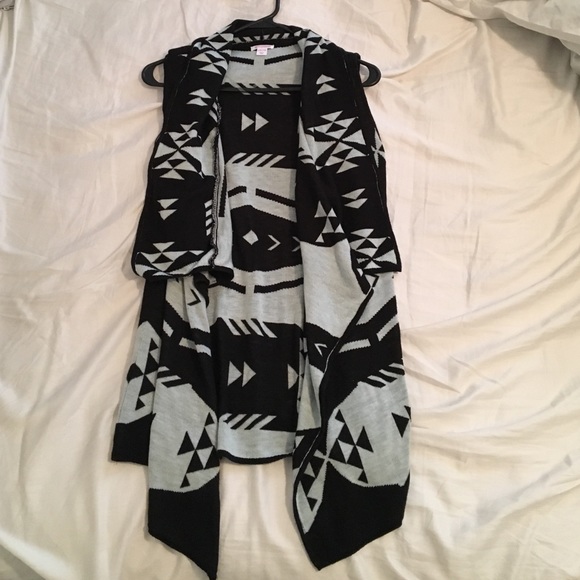 Cardigan/ Sweater vest Aztec Print