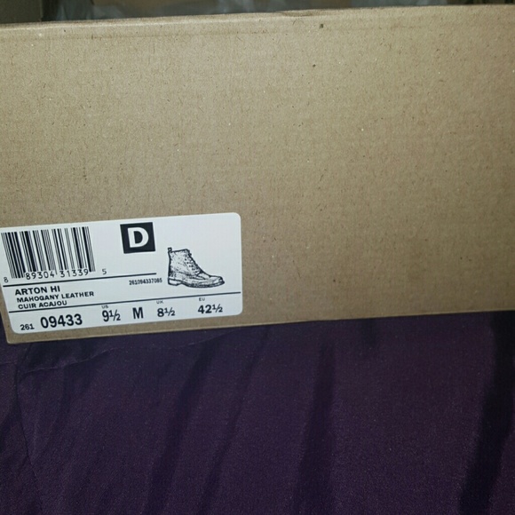 Shoes - Picture 3 of 4