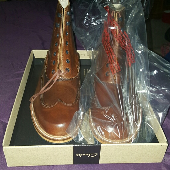 Shoes - Picture 4 of 4