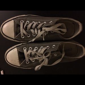 Grey converses