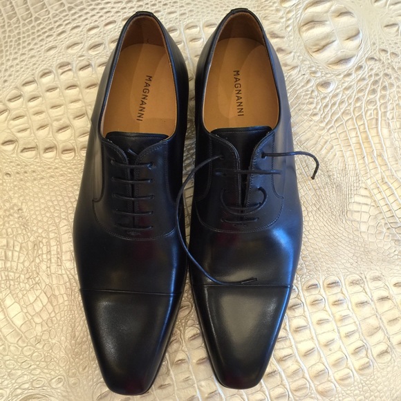 magnanni black dress shoes