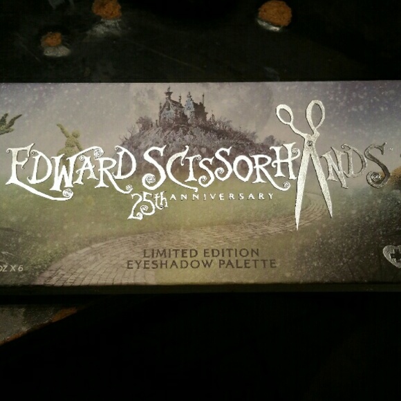 25th Anniversary Edward Scissorhands palette