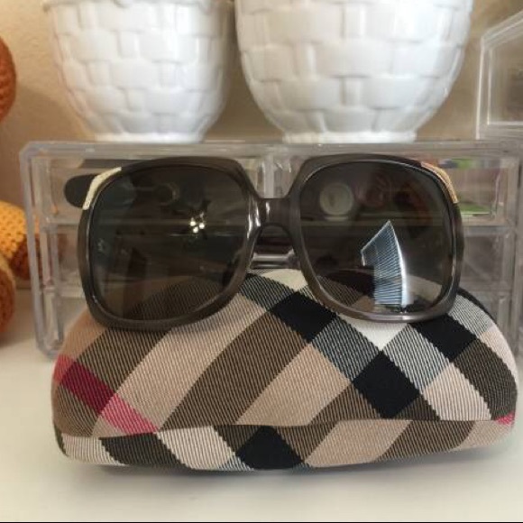 Burberry sunglasses main image 3