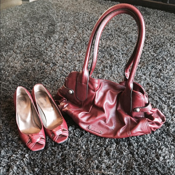 Nine West burghundy satchel and burghundy heels