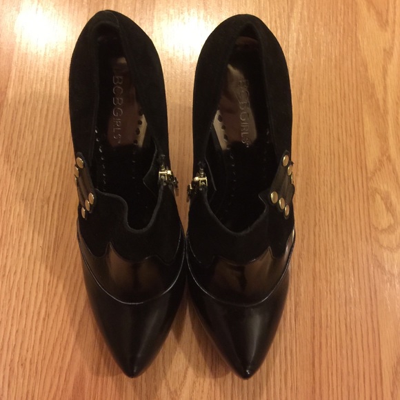 🌹BCBGirls Suede & Leather booties sz 8🌹 - Picture 2 of 4