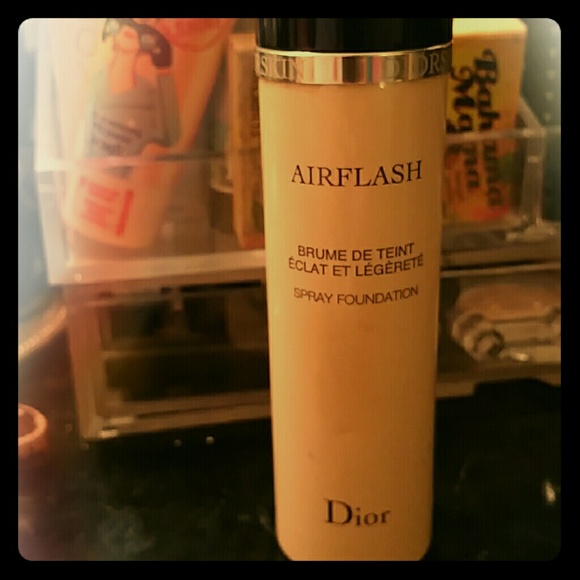 Dior Airflash Spray Foundation