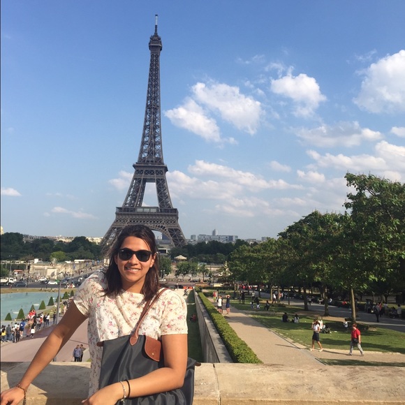 Meet your Posher, Valerie - Picture 2 of 2