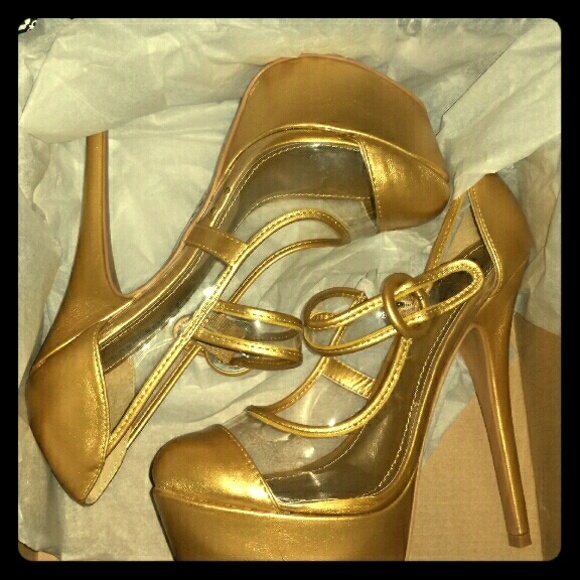 Gently used SHOE REPUBLIC HEELS - Picture 1 of 4