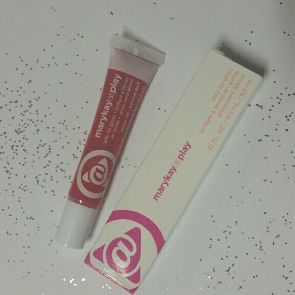 **SOLD** Mary Kay @play Lip Gloss - Picture 1 of 1