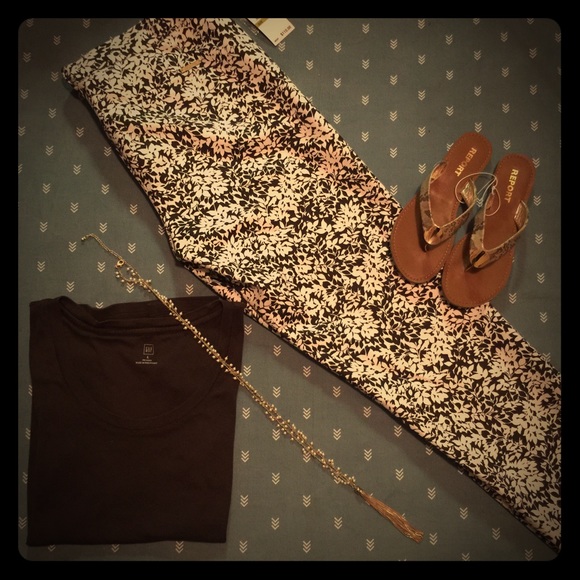 Michael Kors Pants - ❌SOLD IN BUNDLE❌ Michael Kors  Floral Pants ⭐️