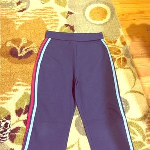 Stretch yoga pants.. Super cute design on back👖