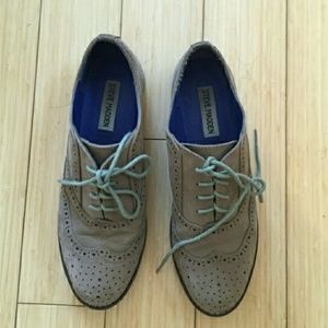 Oxfords and 2 shirt bundle