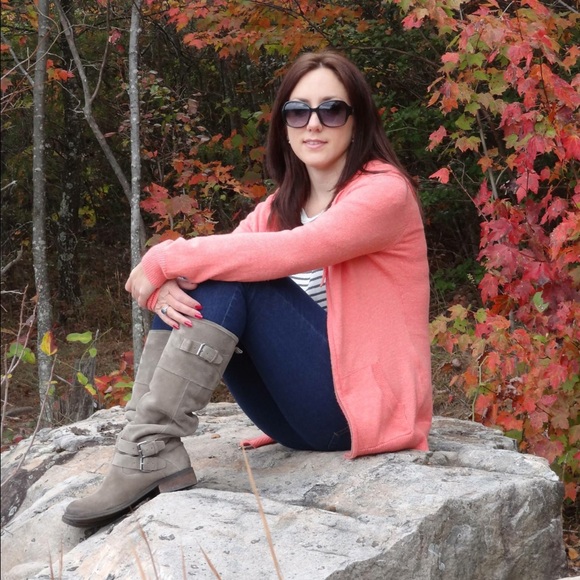 Meet your posher - Picture 3 of 4