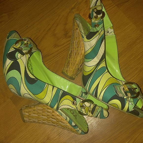 Shoes - Picture 3 of 3