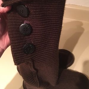 Chocolate brown ugg boots :)
