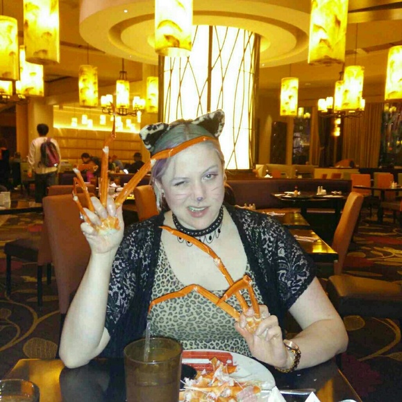 Meet your Posher, Robyn - Picture 3 of 8