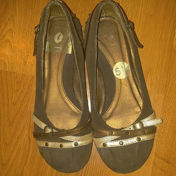 Flats - Picture 1 of 2