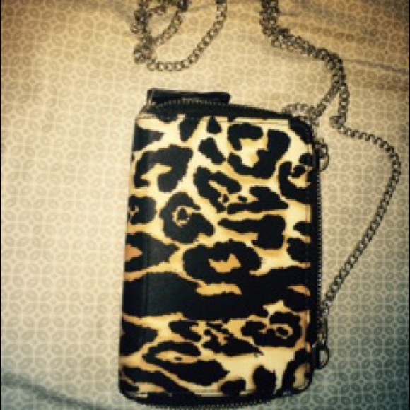 Victoria's Secret iPhone 5/5s phone case - Picture 2 of 4