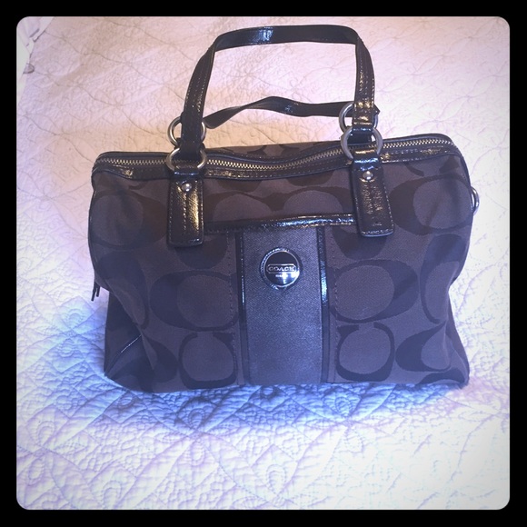 Coach Handbags - Brown authentic coach purse.