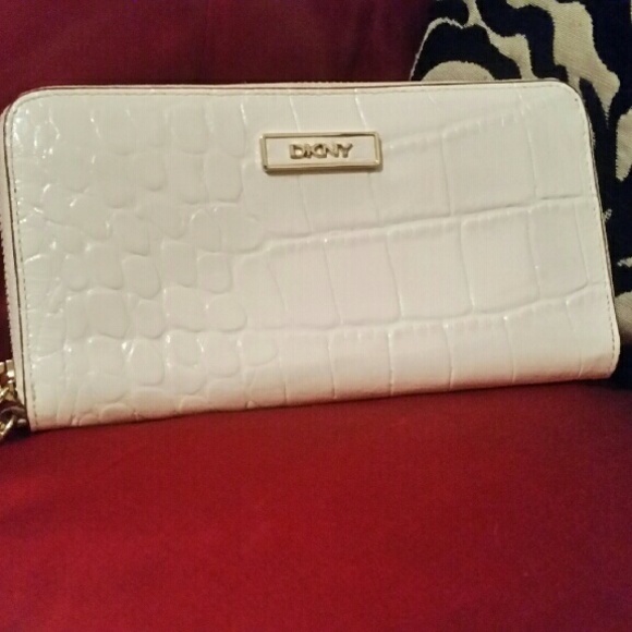 DKNY white wallet