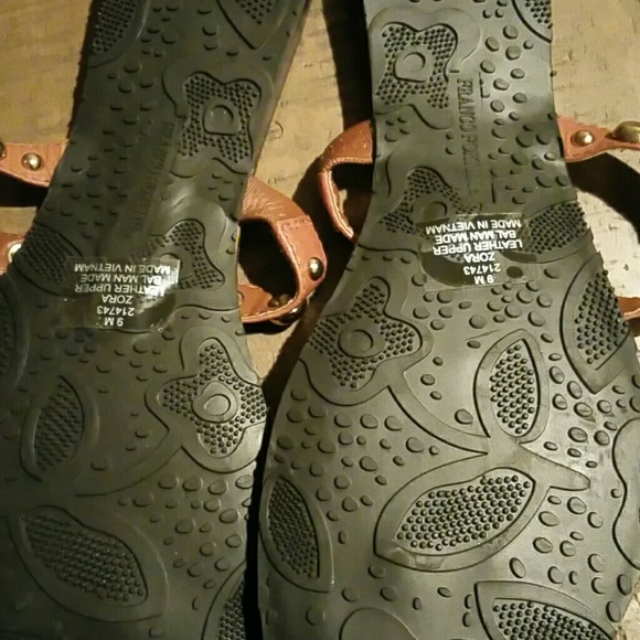 Franco Fortini Shoes - 2 pairs Franco Fortini leather flip flops brand Franco Fortini Shoes - 2 pairs Franco Fortini leather flip flops brand