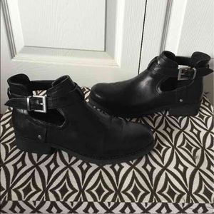 Forever 21 black boots