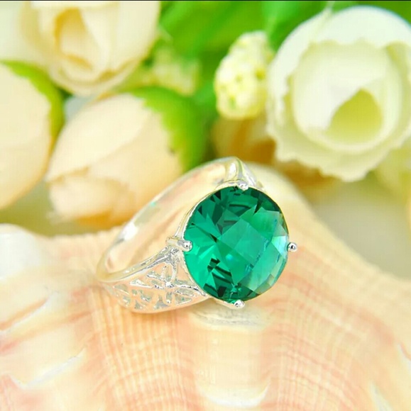Green Topaz Sterling Silver Ring - Picture 4 of 4