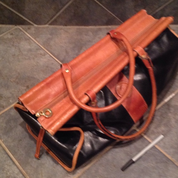 Perkins handbag. Good condition.