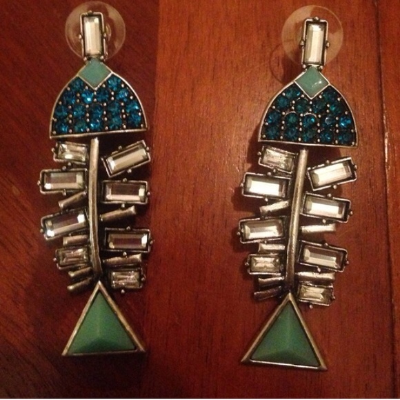 🎉HP🎉Exquisite Fish Earrings - Picture 3 of 4
