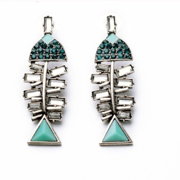 🎉HP🎉Exquisite Fish Earrings