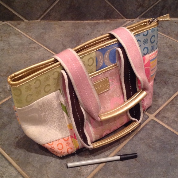 Soft cloth purse.
