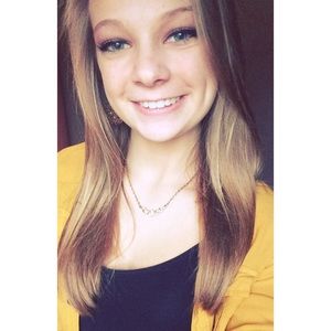 Meet your Posher, Olivia