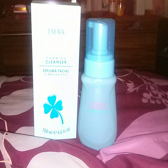 JAFRA foaming cleanser