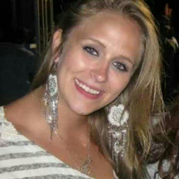 Meet your Posher, Olivia