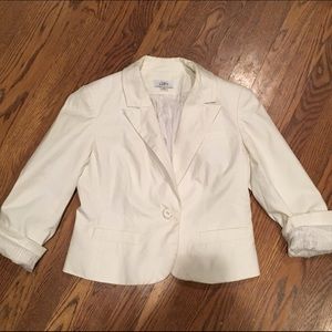 ⚡️FLASH SALE ⚡️ LOFT cropped blazer