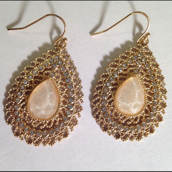 Gold Earrings with Pink Gem
